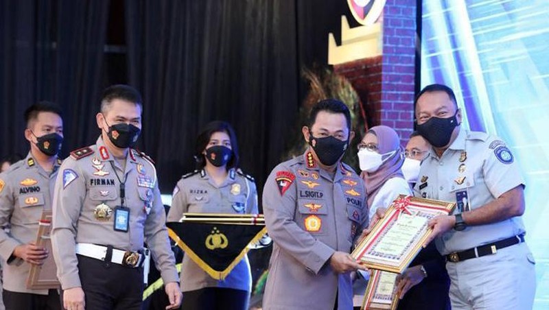Kapolri Jenderal Pol. Listyo Sigit Prabowo meresmikan program Electronic Traffic Law Enforcement (ETLE) Nasional Presisi Tahap II