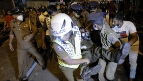 Polisi dan Tentara Patroli Ketat di Kolombo Usai Krisis Sri Lanka