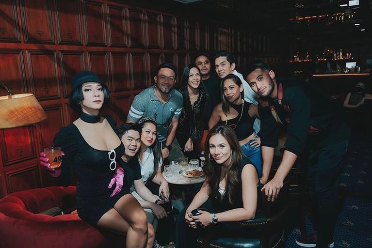 Aming Penampilan Aming hadiri berbagai pesta ulang tahun artis.