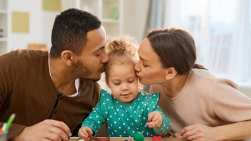 AKTIVITAS SENSORIK UNTUK ANAK AUTIS