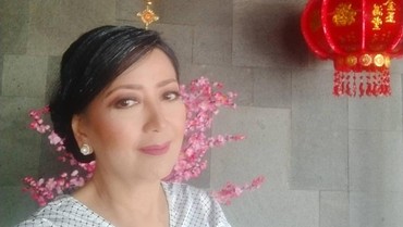 img-title Dulunya Muslim Taat, Artis Senior Anna Tairas Pindah Agama ke Kristen