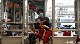 Rangkuman Covid: Kasus Harian Melandai, ASN Boleh Mudik Lebaran
