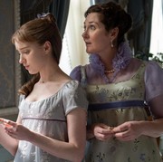 Ide Gaya Gaun Bridesmaid ala Kostum Bridgerton, Anggun Seperti Bangsawan!