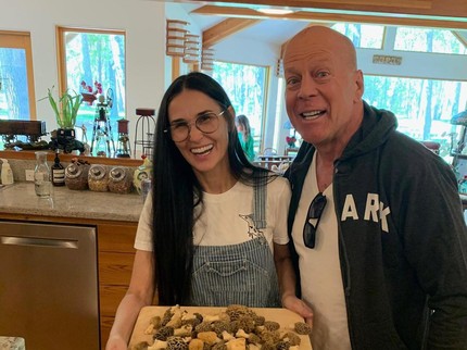 Pesan Haru Demi Moore untuk Bruce Willis yang Terkena Kerusakan Otak Aphasia