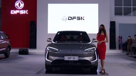 Muncul di IIMS 2022, Mobil Listrik DFSK Seres SF5 Belum Dijual