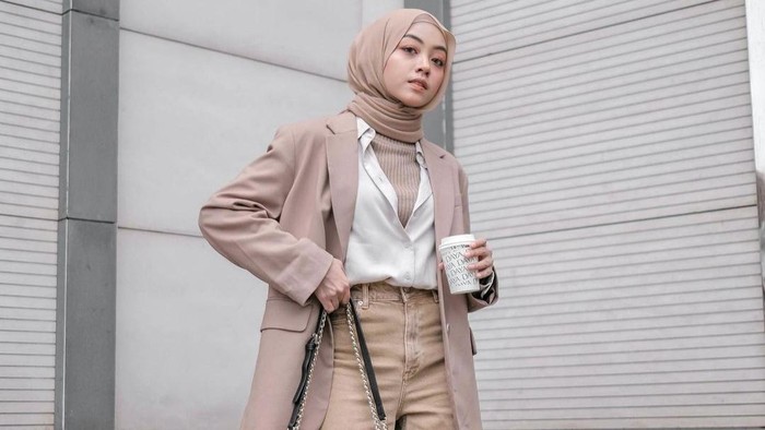 Ide Gaya Hijab Elegan Bertema Earthtone, Cocok untuk Kumpul Libur Lebaran Bareng Bestie