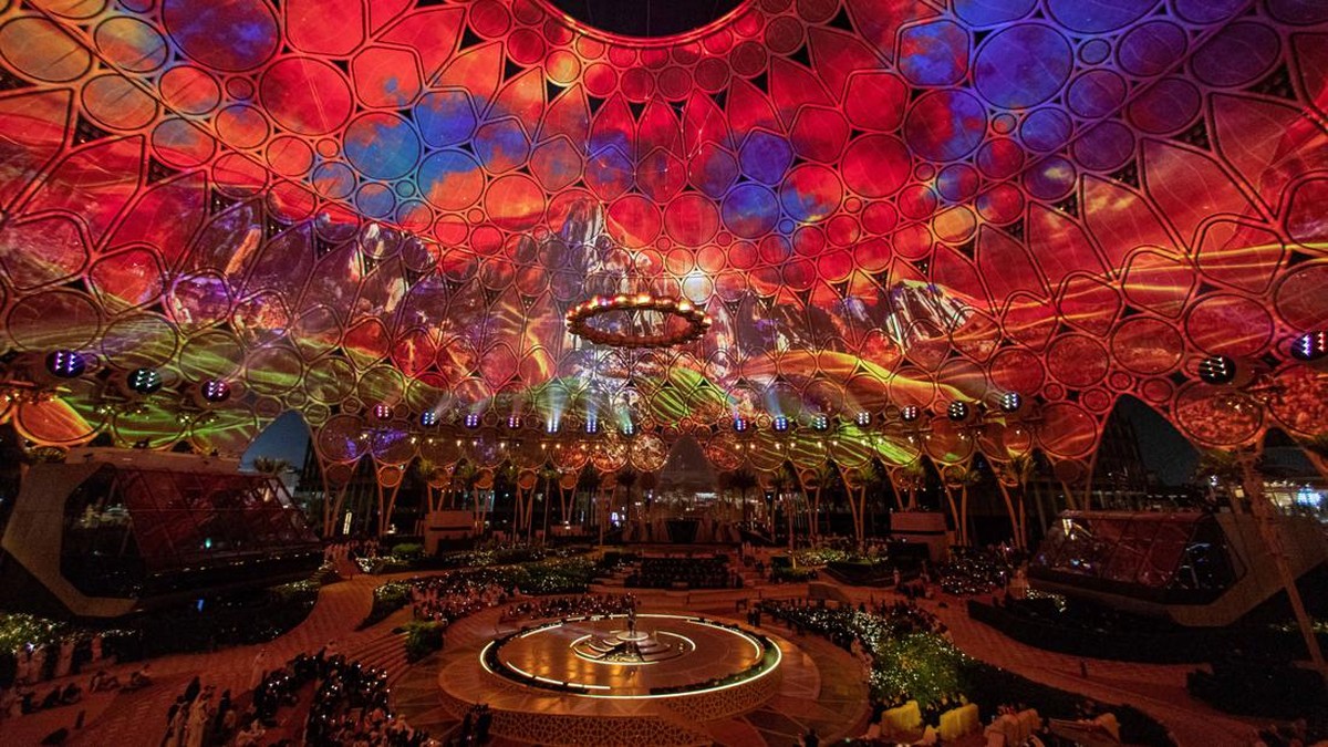 FOTO: Gemerlap Pertunjukan Musik Penutup Dubai Expo 2020