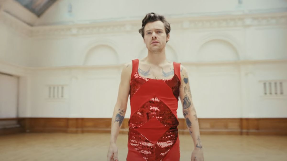 Obektlarni anal kiritish Chitadan yalangoch va dahshatli soqolsiz qizlarning fotosuratlari