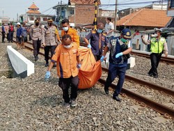 Jatuh Saat Menyeberang, Pria Asal Benowo Surabaya Tewas Tertabrak KA