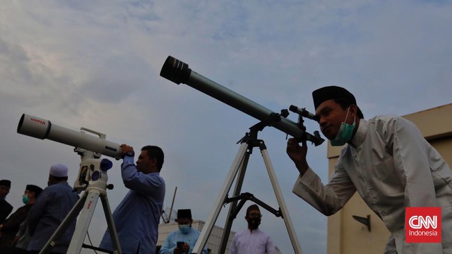 Pakar dari BRIN, Thomas Djamaluddin mengungkap potensi awal Ramadhan 2023 jatuh berbarengan.