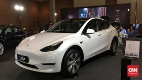 Viral Tesla Ngebut Tak Terkendali dan Makan Korban di China