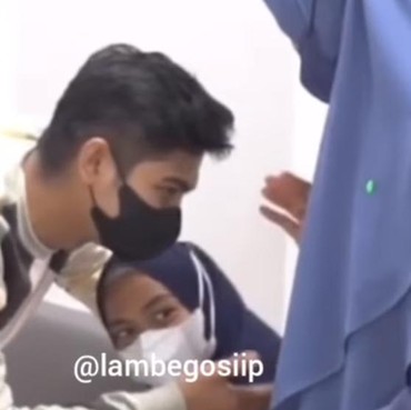 UAS Ungkap Haram Oki Setiana Dewi Salaman dengan Teuku Ryan