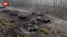 VIDEO: Momen Bangkai Tank Dan Kendaraan Tempur Rusia Di Kota Kyiv