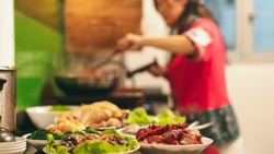 7 Menu Makanan Praktis Dikonsumsi saat Telat Bangun Sahur