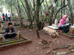Apakah Roh Orang Meninggal Bisa Pulang ke Rumah?
