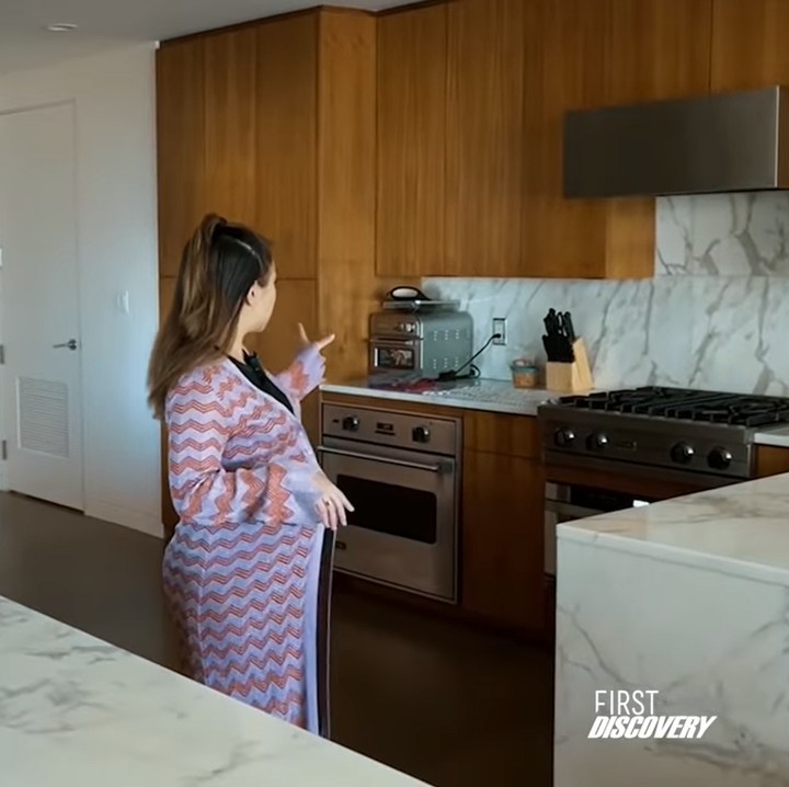 <p>Apartemen Nikita Willy dan suaminya begitu nyaman untuk ditempati ya, Bunda. Pasangan ini pun bersiap menyambut anak pertamanya. (Foto: YouTube: Nikita Willy Official)</p>