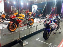 Dua Moge Honda Disegarkan! Mejeng Bareng Motor Marquez di IIMS 2022