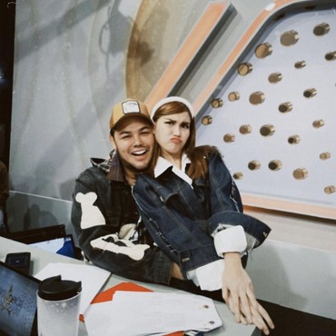 Ayu Ting Ting dan Fardhana Gagal Nikah, Ivan Gunawan Beri Janji