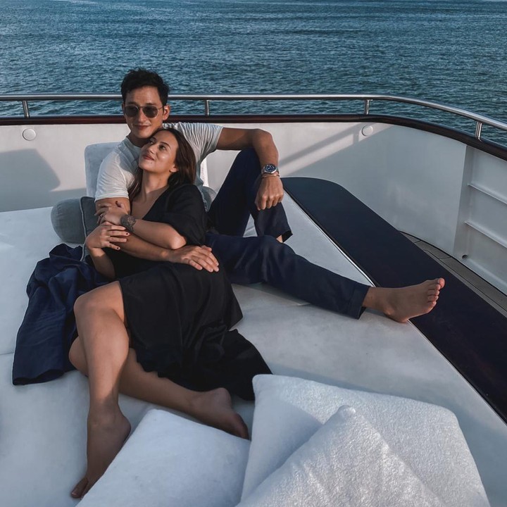 <p>Sejak resmi jadi pasangan suami istri, sosok Janisaa Pradja berhasil mencuri perhatian publik. Sebelum menikah, Mike dan Janisaa sempat menjalani LDR karena Janisaa sekolah di luar negeri. (Foto: Instagram @janisaas)<br /><br /><br /></p>