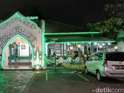 Masjid Al Wustho, Peninggalan MN IV yang Berarti di Tengah-tengah