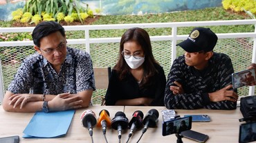 img-title Farhat Abbas Sayangkan Laporan Tan Skin Terhadap Mayang