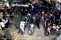 Fakta-fakta Mobil Tabrak Deretan Motor Terparkir di Bandung
