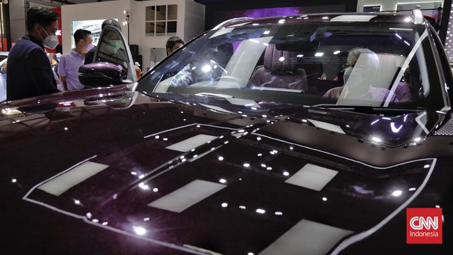 Merek mobil China menggoda pengunjung IIMS Hybrid 2022 dengan sejumlah promo diskon harga hingga puluhan juta rupiah.
