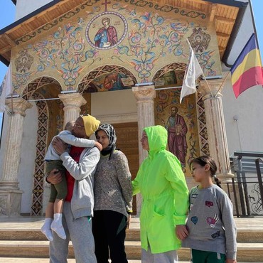 Kisah Indah Toleransi Agama dari Pengungsi Muslim Ukraina di Gereja Rumania