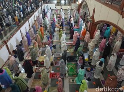 Bacaan Doa Setelah Sholat Tarawih dan Tata Caranya