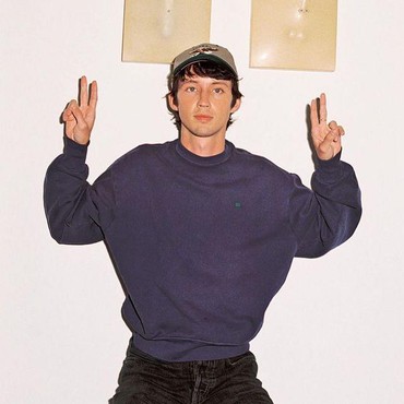 Tak Hanya Troye Sivan, Para Musisi Ini Juga Mengaku Gay