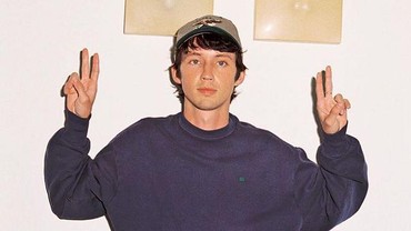 Tak Hanya Troye Sivan, Para Musisi Ini Juga Mengaku Gay
