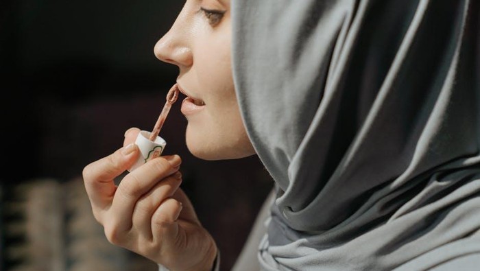 Bibir Kering Saat Puasa, 5 Cara Ini Ampuh Bikin Bibir Jadi Lembap Sepanjang Hari!