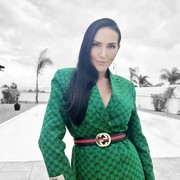 4 Karya Termahal dari Debbie Wingham, Seniman Fashion yang Selalu Buat Karya Unik! Ada yang Seharga Rp253 Miliar!