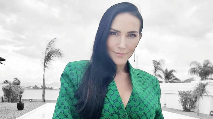 4 Karya Termahal dari Debbie Wingham, Seniman Fashion yang Selalu Buat Karya Unik! Ada yang Seharga Rp253 Miliar!