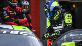 Rossi Akui Buat Kesalahan Bodoh di Debut Balap Mobil