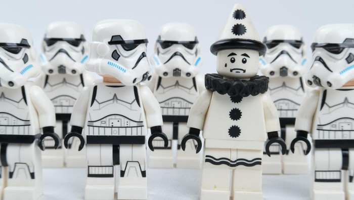 Berbeda dengan Malas, Ini Penjelasan tentang Perspektif Hidup 'Biasa Saja' yang Tidak Salah dan Justru Menenangkan!