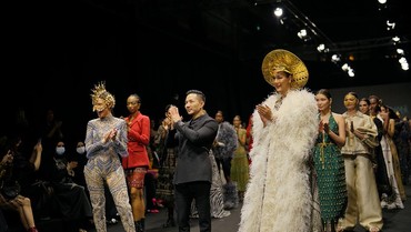 img-title Hian Tjen x Make Over Kolaborasi di Arab Fashion Week 2022/2023 Gandeng Paula Verhoeven sebagai Model