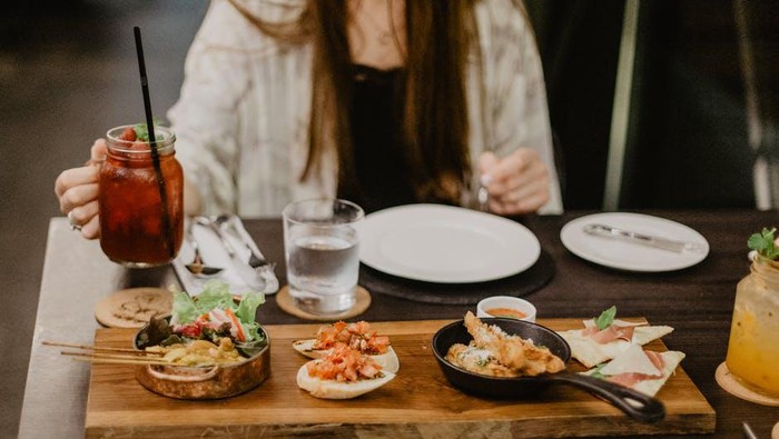 5 Kebiasaan Tidak Sehat Saat Sahur Ini Perlu Dihindari! Cek, Ada yang Sering Dilakukan?