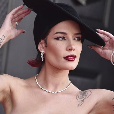 Ini Penyakit Halsey Saat Dioperasi Sebelum Hadir di Grammy Awards 2022