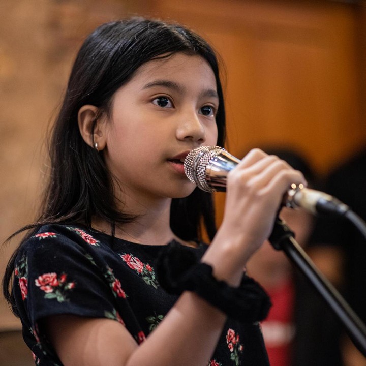 <p>Di tahun 2020, Ayesha kembali merilis lagu berjudul <em>It Starts From Home</em>. Lagu berbahasa Inggris ini ditulis oleh Ayesha sendiri lho. Keren banget kan? (Foto: Instagram @dr_tompi/ @cutayesha_official)</p>