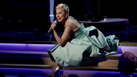 Lagu Baru Lady Gaga untuk Top Gun: Maverick Rilis 3 Mei