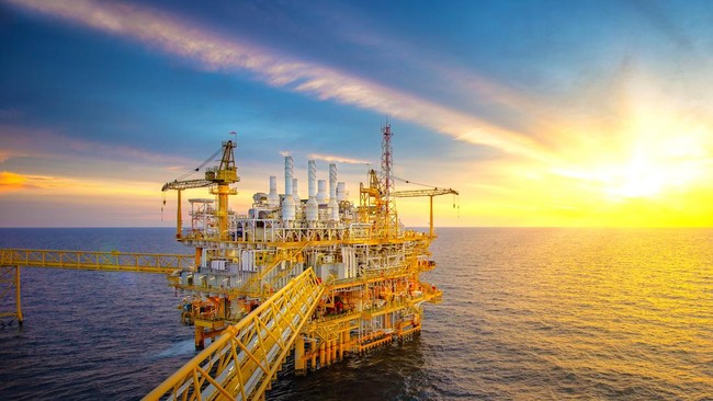 Harga minyak mentah dunia naik 1 persen karena peralihan dari gas ke minyak meningkat pada musim dingin.