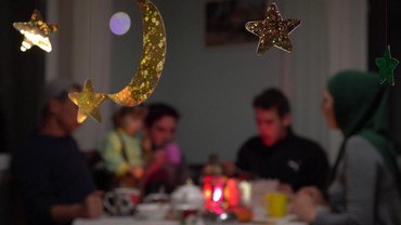 img-title 35 Ucapan Selamat Sahur Lucu dan Singkat untuk Sahabat hingga Orang Tua
