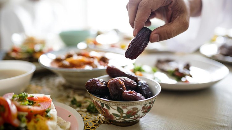 Middle Eastern Suhoor or Iftar meal