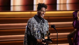 Usai Menang Grammy Awards 2022, Pendengar Musik Jon Batiste Meroket