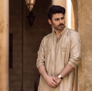 Nggak Hanya Baju Koko, Kenalan Yuk dengan Pakaian Muslim Laki-Laki Populer Lainnya