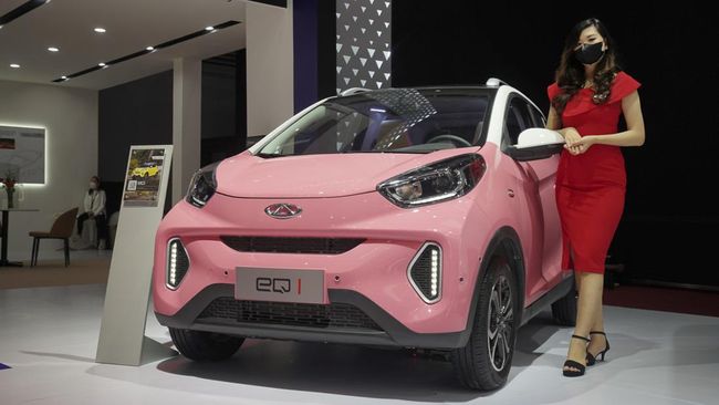 PT Chery Sales Indonesia (CSI) menargetkan pihaknya baru bisa memulai merakit mobil listrik di Indonesia tiga tahun lagi.