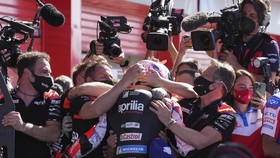 Aleix Espargaro Menangis, Menang MotoGP Usai 200 Start