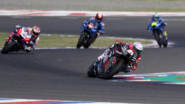 Aleix Espargaro berhak atas pole position MotoGP Catalunya sekaligus memecahkan rekor lap tercepat di Sirkuit Barcelona-Catalunya.