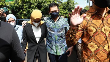 img-title Cerai Kedua Kali, Olla Ramlan Sedih Gagal Penuhi Keinginan Mendiang Ayah